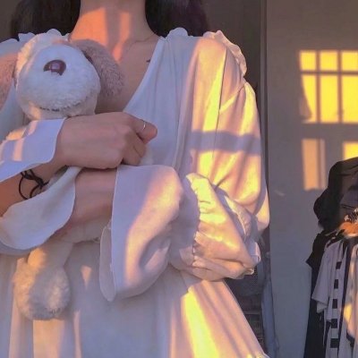 三女性